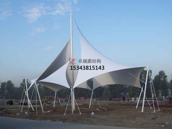 吳忠體<font color='red'>膜結構景觀</font>罩棚【生產(chǎn)廠家】 　　